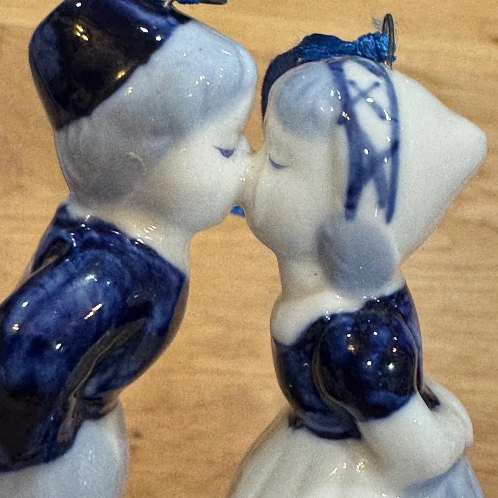 Delft Blue Kissing Dutch Boy and Girl Ceramic Ornament Blue White Porcelain